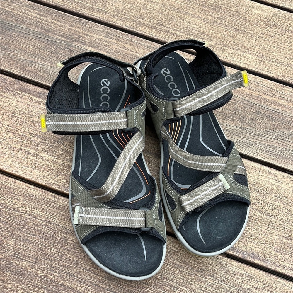 Ecco hiking water sandal size 11